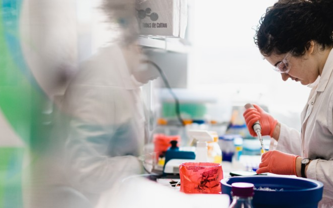 Ingeniería de enzimas solución innovadora para descomponer microplásticos en aguas residuales BlueGold